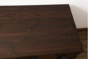 中古　美品　天板リメイク　岩谷堂箪笥　奥行たっぷりサイズの特注品衣装箪笥(チェスト、洋服タンス、収納タンス、重ね箪笥)(R-057618)