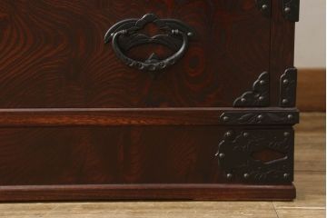 中古　美品　天板リメイク　岩谷堂箪笥　奥行たっぷりサイズの特注品衣装箪笥(チェスト、洋服タンス、収納タンス、重ね箪笥)(R-057618)