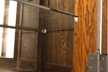中古　美品　えぞ民芸家具　色ガラス入り　グレースシリーズ　和・洋どちらにも合わせやすいサイドボード(収納棚、戸棚、サイドキャビネット、リビングボード、引き出し)(R-057621)