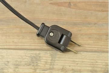 中古　美品　えぞ民芸家具　色ガラス入り　グレースシリーズ　和・洋どちらにも合わせやすいサイドボード(収納棚、戸棚、サイドキャビネット、リビングボード、引き出し)(R-057621)
