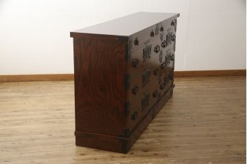 中古　美品　岩谷堂箪笥　迫力のある手打ち金具が見事な衣装タンス(和タンス、衣装箪笥、引き出し、サイドボード)(R-057633)