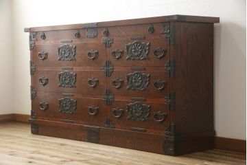 中古　美品　岩谷堂箪笥　迫力のある手打ち金具が見事な衣装タンス(和タンス、衣装箪笥、引き出し、サイドボード)(R-057633)