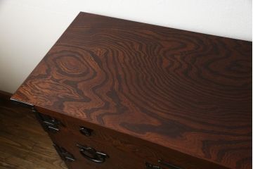 中古　美品　岩谷堂箪笥　迫力のある手打ち金具が見事な衣装タンス(和タンス、衣装箪笥、引き出し、サイドボード)(R-057633)