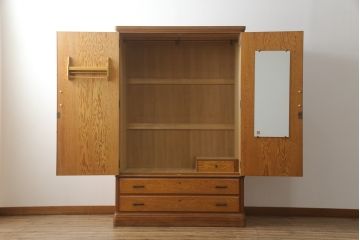 中古　美品　屋久杉　密に詰まった杢目が美しいワードローブ(定価約70万円)(洋服タンス、収納棚)(R-057634)