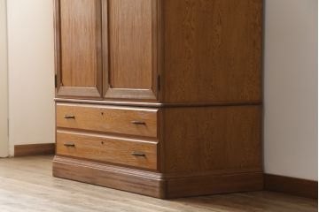 中古　美品　屋久杉　密に詰まった杢目が美しいワードローブ(定価約70万円)(洋服タンス、収納棚)(R-057634)