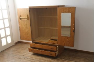 中古　美品　屋久杉　密に詰まった杢目が美しいワードローブ(定価約70万円)(洋服タンス、収納棚)(R-057634)