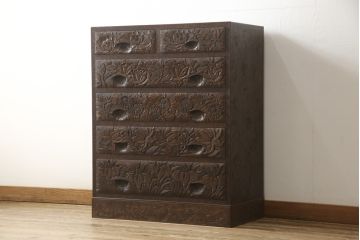 中古　美品　好一作　隅々まで施された彫刻が目を引く日光彫りチェスト(引き出し、衣装タンス、収納箪笥)(R-057638)