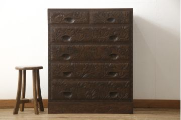 中古　美品　好一作　隅々まで施された彫刻が目を引く日光彫りチェスト(引き出し、衣装タンス、収納箪笥)(R-057638)