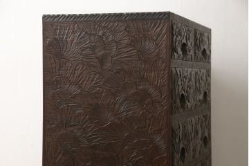 中古　美品　好一作　隅々まで施された彫刻が目を引く日光彫りチェスト(引き出し、衣装タンス、収納箪笥)(R-057638)