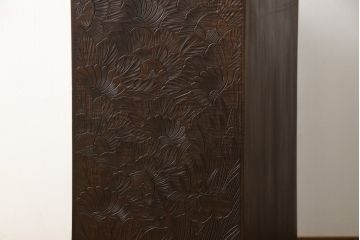 中古　美品　好一作　隅々まで施された彫刻が目を引く日光彫りチェスト(引き出し、衣装タンス、収納箪笥)(R-057638)