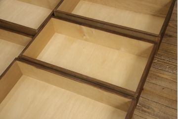 中古　美品　好一作　隅々まで施された彫刻が目を引く日光彫りチェスト(引き出し、衣装タンス、収納箪笥)(R-057638)