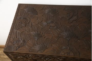 中古　美品　好一作　隅々まで施された彫刻が目を引く日光彫りチェスト(引き出し、衣装タンス、収納箪笥)(R-057638)