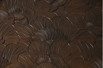 中古　美品　好一作　隅々まで施された彫刻が目を引く日光彫りチェスト(引き出し、衣装タンス、収納箪笥)(R-057638)