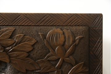 中古　美品　好一作　隅々まで施された彫刻が目を引く日光彫りチェスト(引き出し、衣装タンス、収納箪笥)(R-057638)