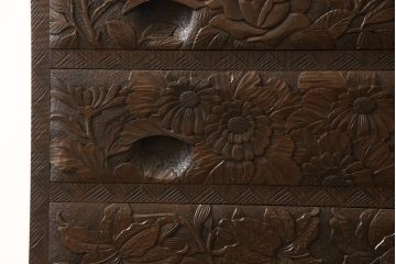 中古　美品　好一作　隅々まで施された彫刻が目を引く日光彫りチェスト(引き出し、衣装タンス、収納箪笥)(R-057638)