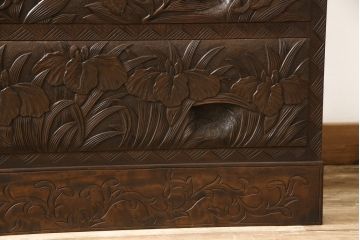 中古　美品　好一作　隅々まで施された彫刻が目を引く日光彫りチェスト(引き出し、衣装タンス、収納箪笥)(R-057638)