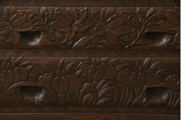 中古　美品　好一作　隅々まで施された彫刻が目を引く日光彫りチェスト(引き出し、衣装タンス、収納箪笥)(R-057638)