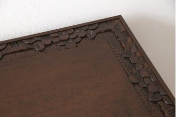 中古　美品　大坂屋製　軽井沢彫り　繊細かつ大胆な彫刻が魅力的なチェスト(引き出し、衣装タンス、収納箪笥)(R-057639)