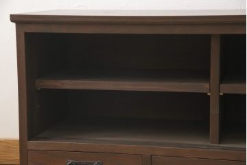 ラフジュ工房オリジナル　古建具リメイク　当店オリジナルガラス　麻の葉模様のガラスがレトロな雰囲気を醸し出すローボード(テレビボード、サイドボード、リビングボード、収納棚、戸棚)(R-057641)