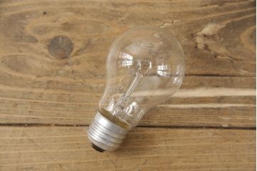 ビンテージ照明　フランスヴィンテージ　真鍮(しんちゅう)　繊細な装飾が魅力的なシャンデリア(吊り下げ照明、天井照明)(R-057642)