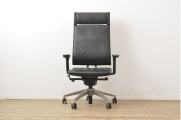 中古　美品　ドイツ　高級オフィスチェア　セダス社(SEDUS)　アルミポリッシュ　上質なデスクワークの空間を演出するハイバックレザーデスクチェア(本革、椅子、イス、アームチェア)(定価約39万円)(R-057644)