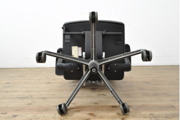 中古　美品　ドイツ　高級オフィスチェア　セダス社(SEDUS)　アルミポリッシュ　上質なデスクワークの空間を演出するハイバックレザーデスクチェア(本革、椅子、イス、アームチェア)(定価約39万円)(R-057644)