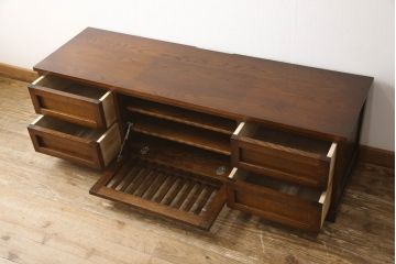 中古　美品　民芸家具　ナラ材(楢)　和モダンインテリアにおすすめ!格子扉が素敵なテレビ台(テレビボード、ローボード、収納棚、戸棚、引き出し)(R-057645)