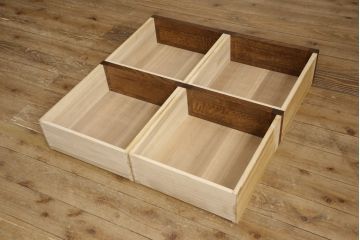 中古　美品　民芸家具　ナラ材(楢)　和モダンインテリアにおすすめ!格子扉が素敵なテレビ台(テレビボード、ローボード、収納棚、戸棚、引き出し)(R-057645)