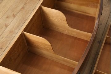 中古　美品　ヘリテイジヘンレドン(Heritage　Henredon)　マホガニー材　上品でクラシカルな雰囲気を漂わせるチェスト(洋服タンス、引き出し)(R-057647)