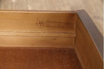 中古　美品　ヘリテイジヘンレドン(Heritage　Henredon)　マホガニー材　上品でクラシカルな雰囲気を漂わせるチェスト(洋服タンス、引き出し)(R-057647)