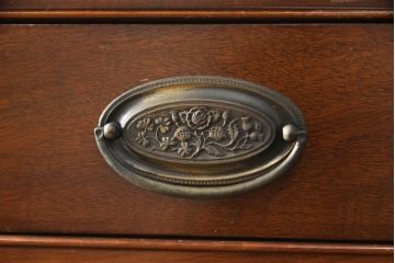 中古　美品　ヘリテイジヘンレドン(Heritage　Henredon)　マホガニー材　上品でクラシカルな雰囲気を漂わせるチェスト(洋服タンス、引き出し)(R-057647)