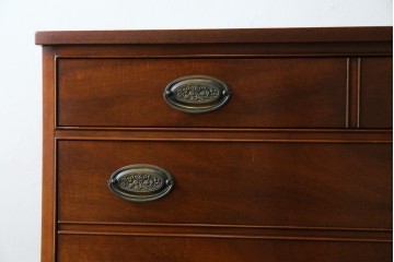 中古　ヘリテイジヘンレドン(Heritage　Henredon)　マホガニー材　上品でクラシカルな雰囲気を漂わせるチェスト　(R-057647)