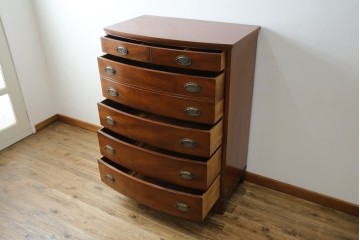 中古　ヘリテイジヘンレドン(Heritage　Henredon)　マホガニー材　上品でクラシカルな雰囲気を漂わせるチェスト　(R-057647)