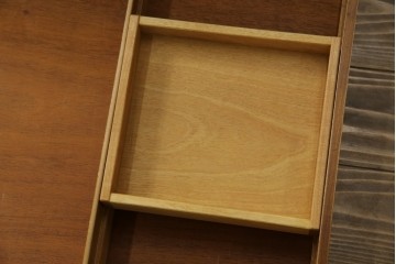 中古　ヘリテイジヘンレドン(Heritage　Henredon)　マホガニー材　上品でクラシカルな雰囲気を漂わせるチェスト　(R-057647)