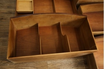 中古　ヘリテイジヘンレドン(Heritage　Henredon)　マホガニー材　上品でクラシカルな雰囲気を漂わせるチェスト　(R-057647)