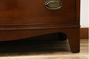 中古　ヘリテイジヘンレドン(Heritage　Henredon)　マホガニー材　上品でクラシカルな雰囲気を漂わせるチェスト　(R-057647)