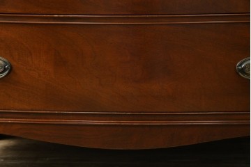 中古　ヘリテイジヘンレドン(Heritage　Henredon)　マホガニー材　上品でクラシカルな雰囲気を漂わせるチェスト　(R-057647)