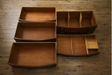 中古　ヘリテイジヘンレドン(Heritage　Henredon)　マホガニー材　上品でクラシカルな雰囲気を漂わせるチェスト　(R-057647)