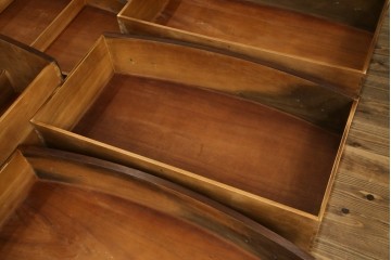 中古　ヘリテイジヘンレドン(Heritage　Henredon)　マホガニー材　上品でクラシカルな雰囲気を漂わせるチェスト　(R-057647)