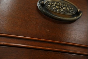 中古　ヘリテイジヘンレドン(Heritage　Henredon)　マホガニー材　上品でクラシカルな雰囲気を漂わせるチェスト　(R-057647)