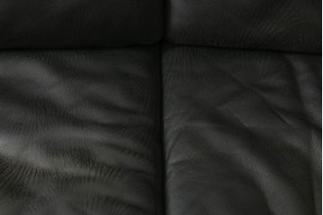 中古　美品　モビリア　デセデ社　スイス　丸みのあるデザインが柔らかい雰囲気を醸し出す本革3人掛けソファ(三人掛け、レザーソファ、)(定価約192万円)(R-057650)
