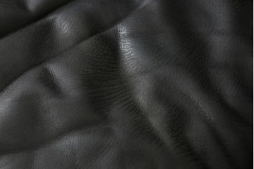 中古　美品　モビリア　デセデ社　スイス　丸みのあるデザインが柔らかい雰囲気を醸し出す本革3人掛けソファ(三人掛け、レザーソファ、)(定価約192万円)(R-057650)
