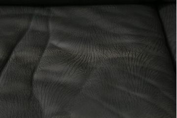 中古　美品　モビリア　デセデ社　スイス　丸みのあるデザインが柔らかい雰囲気を醸し出す本革3人掛けソファ(三人掛け、レザーソファ、)(定価約192万円)(R-057650)