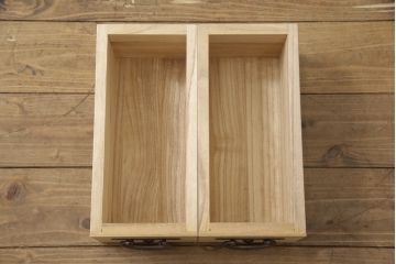 中古　美品　岩谷堂箪笥　木地呂塗り　品のあるデザインの手打ち金具が魅力の整理箪笥(定価約140万円)(R-057652)