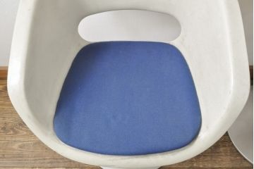 和製アンティーク　昭和レトロ　目を引くデザインが空間のアクセントになるラウンジチェア2脚セット(イージーチェア、1人掛けソファ、椅子)(R-057662)
