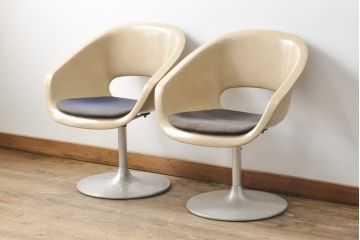 和製アンティーク　昭和レトロ　目を引くデザインが空間のアクセントになるラウンジチェア2脚セット(イージーチェア、1人掛けソファ、椅子)(R-057663)
