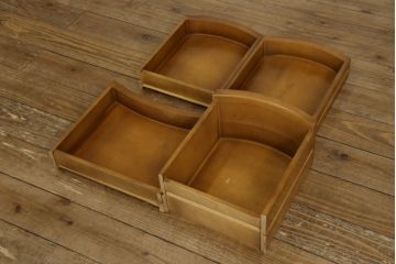 中古　アメリカ　優雅で上品なデザインが目を引くスツール付きドレッサー(鏡台)(R-057665)
