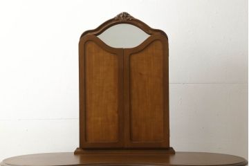 中古　アメリカ　優雅で上品なデザインが目を引くスツール付きドレッサー(鏡台)(R-057665)