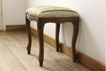 中古　アメリカ　優雅で上品なデザインが目を引くスツール付きドレッサー(鏡台)(R-057665)