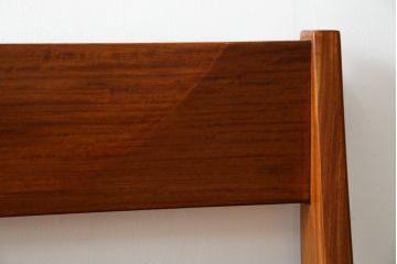 中古　美品　花梨材の温かみのある色合いと木目を楽しめる収納付きベンチ(長椅子、イス、板座チェア)(R-057670)